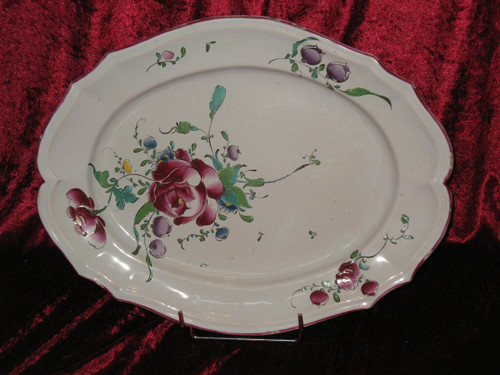 Plat ovale en faïence de Sceaux époque 18ème décor floral polychrome