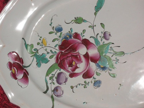 Plat ovale en faïence de Sceaux époque 18ème décor floral polychrome