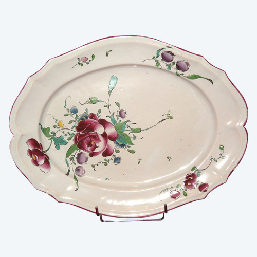 Oval dish in Sceaux earthenware from the 18th century with polychrome floral decoration