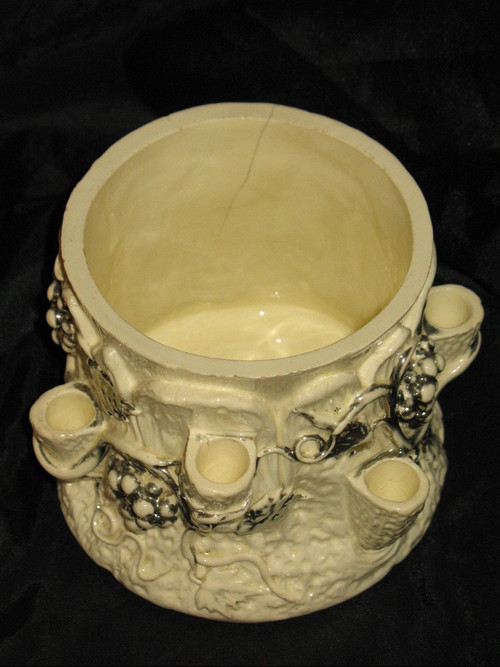 Coppia di vasi da pipa per tabacco in terracotta di Langeais con decorazione a grappolo d'uva, firmati XIX secolo