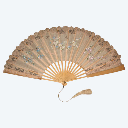 Fan in organza painted with birds and flowers early 20th century