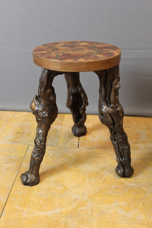 Pedestal table and its stools brutalist in vine stock around 1950