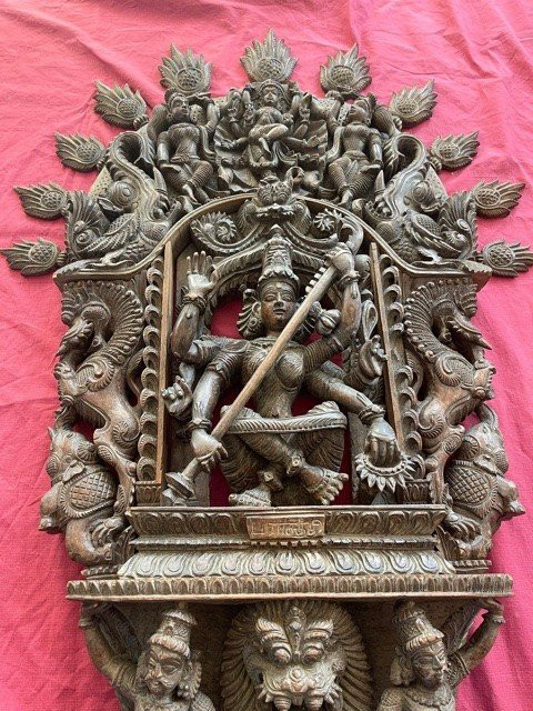 Imposant Bas Relief En Bois Sculpté Figurant Shiva - Travail Hindou