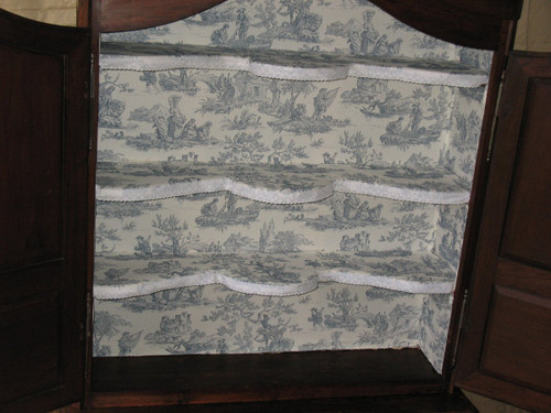 Walnut buffet 2 bodies of presentation 18th century