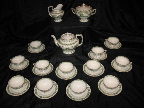 Sarreguemines porcelain tea set decorated with laurel leaves, 19th century