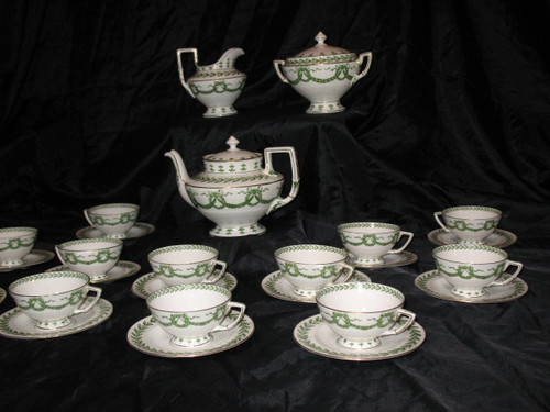 Sarreguemines porcelain tea set decorated with laurel leaves, 19th century