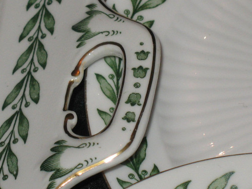 Servizio da dessert in porcellana di Sarreguemines con decoro a foglia di alloro, XIX secolo