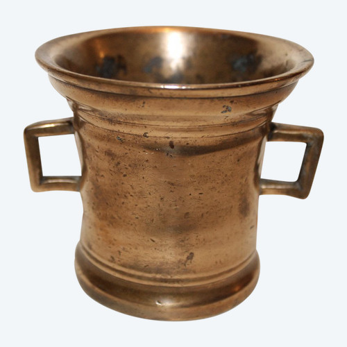 Small 17th century bronze ointment mortar