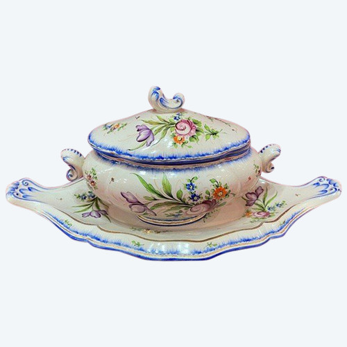 Small Soup tureen Faience De Clamecy of Louis XV style