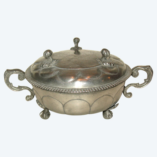 Birthing bowl in pewter Basel Switzerland 18th time hallmark of E. Streickheisen