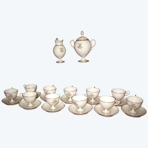 Paris porcelain tea service of rare elegance, 19th century