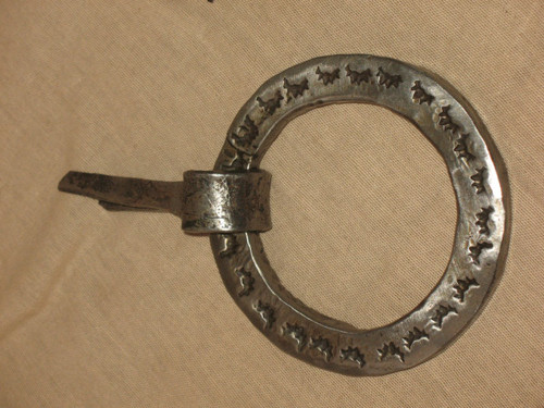 Heurtoir marteau de porte en fer forgé époque 17ème