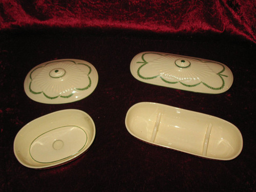 Servizio da toilette in maiolica Sarreguemines, stile Luigi XVI del XIX secolo, decorazione in alloro