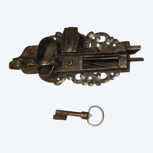 Strong wrought iron lock with its handle and key 17th century