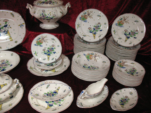 Service de table en faïence de Boch La  Louvière décor japonisant polychrome