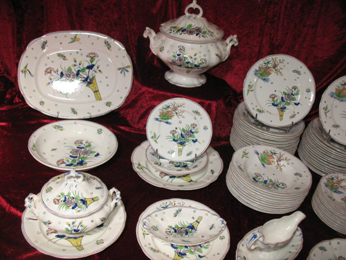 Service de table en faïence de Boch La  Louvière décor japonisant polychrome