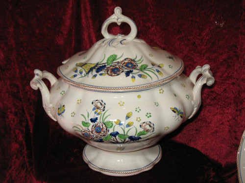 Service de table en faïence de Boch La  Louvière décor japonisant polychrome