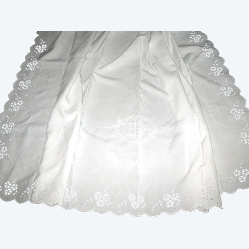 Drappo nuziale in filato con retro in ricamo inglese decorato con iniziali fiori ricamate LD
