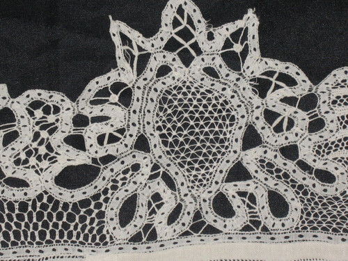 Tablecloth or bedspread in Luxeuil lace and Richelieu embroidery, 19th century