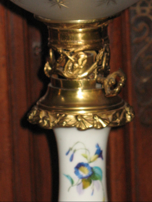 Pair of large lamps in Paris porcelain and gilded bronze, 19th century
