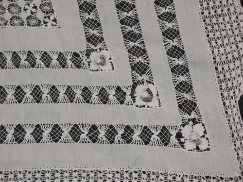 Tovaglia in pizzo in stile Art Déco