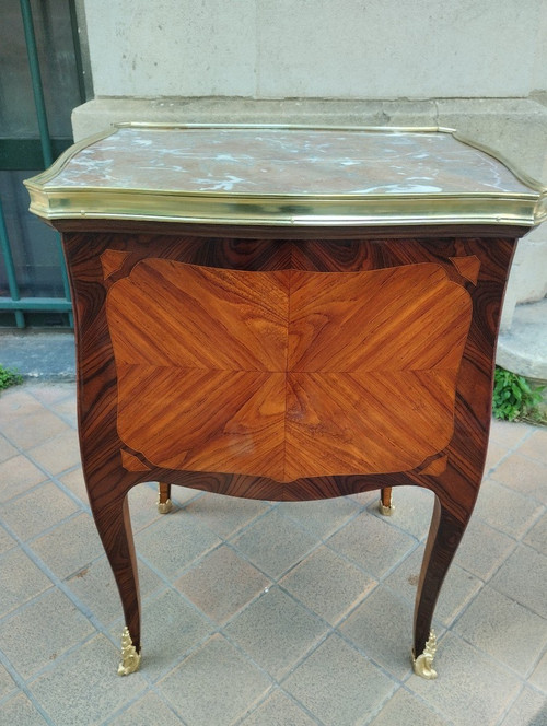 Comodino - Luigi XV - Bois De Rose - Marmo fiore di pesco Fine del XIX secolo.