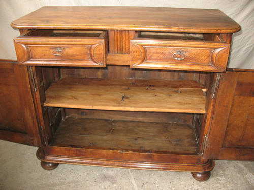 Piccolo buffet in noce biondo Luigi XIV con 2 ante 2 cassetti XVII secolo
