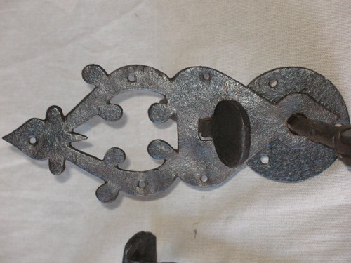 Marteau heurtoir de porte en fer forgé complet époque  18ème