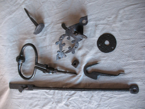 Marteau heurtoir de porte en fer forgé complet époque  18ème