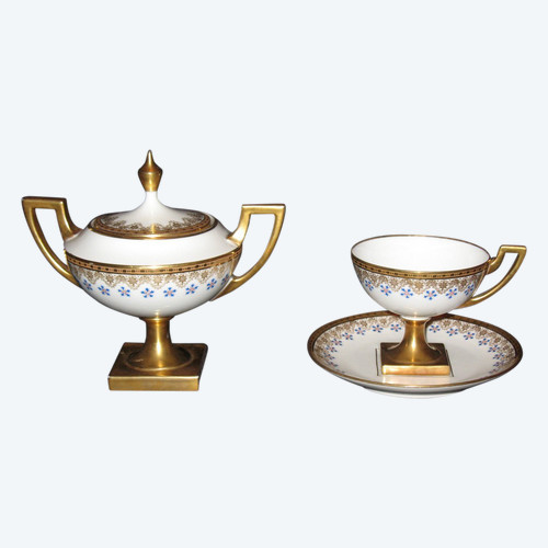 Cup and sugar bowl in Limoges porcelain by Jean Pouyat decorated with barbeaux, 19th century