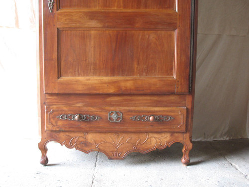 Bonnetière Vendéenne in legno di ciliegio, inizio XIX secolo, stile Luigi XVI