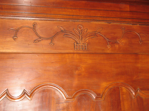 Bonnetière Vendéenne in legno di ciliegio, inizio XIX secolo, stile Luigi XVI