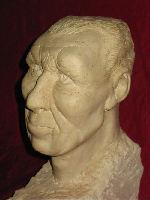 Buste homme en pierre de Bourgogne signé Moudie époque 20ème