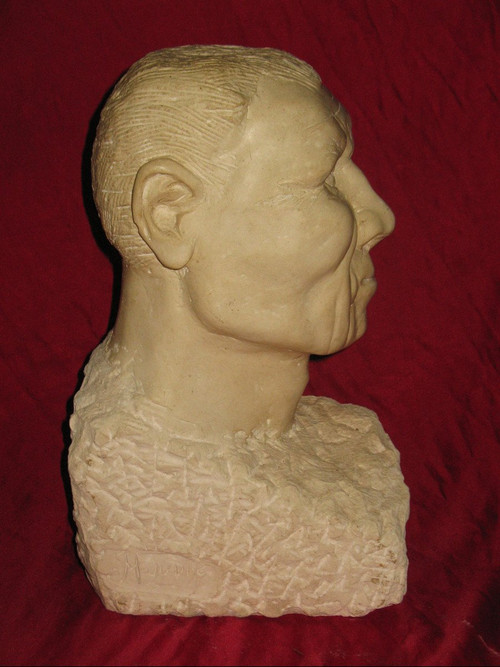 Buste homme en pierre de Bourgogne signé Moudie époque 20ème