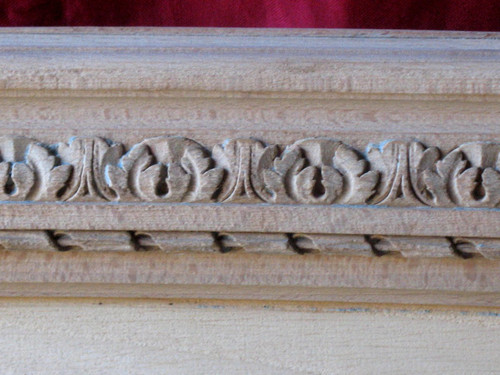 Letto in stile Luigi XVI in legno di faggio intagliato del XIX secolo