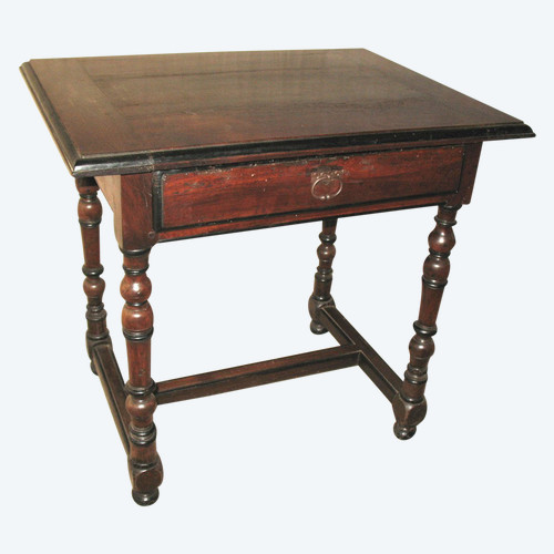 Table à écrire bureau époque Louis XIV en noyer Origine Périgord 17ème