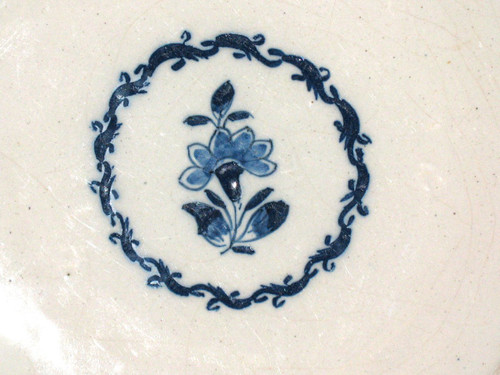 Plate in Delft earthenware from the 17th century with monochrome blue decoration