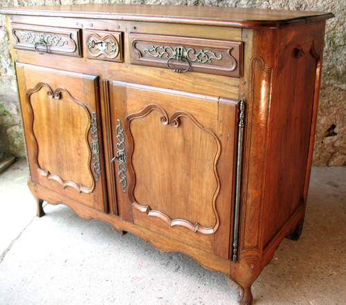 Buffet d'époque Régence à 2 portes et 3 tiroirs Origine Saintonge époque 18ème