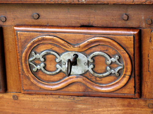 Buffet d'époque Régence à 2 portes et 3 tiroirs Origine Saintonge époque 18ème