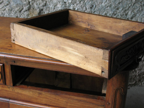 Buffet d'époque Régence à 2 portes et 3 tiroirs Origine Saintonge époque 18ème