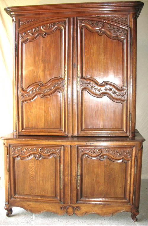 Regency period 2 parts sideboard in carved oak from the 18th century
