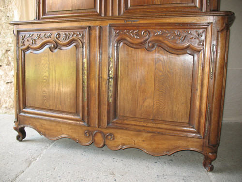 Regency period 2 parts sideboard in carved oak from the 18th century