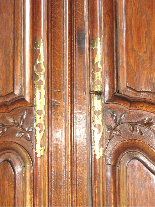 Regency period 2 parts sideboard in carved oak from the 18th century