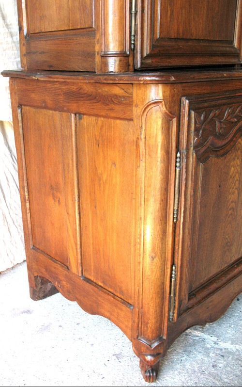 Regency period 2 parts sideboard in carved oak from the 18th century