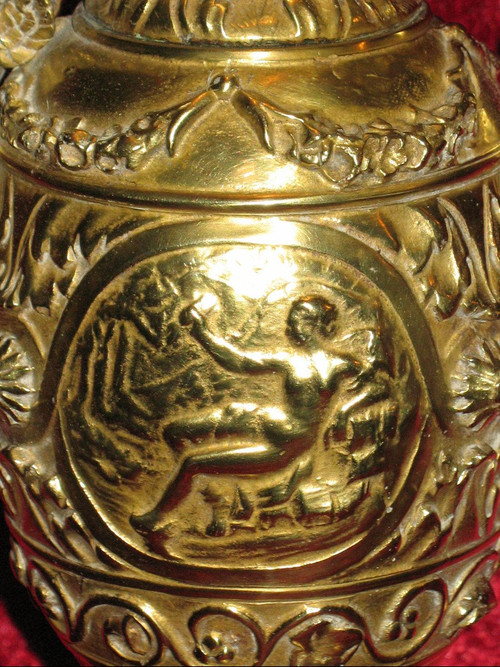 Brocca in bronzo in stile Luigi XVI con decorazione di Anfitrite, XIX secolo