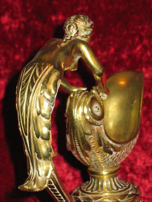 Brocca in bronzo in stile Luigi XVI con decorazione di Anfitrite, XIX secolo