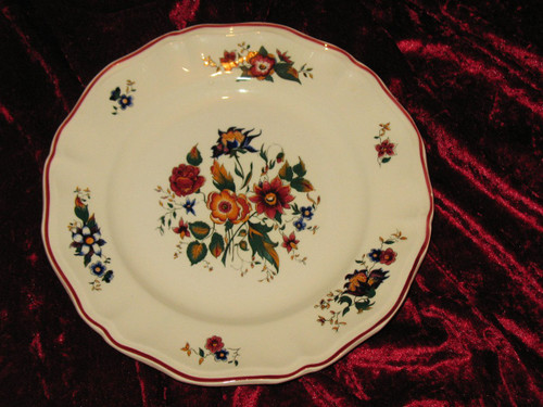 Sarreguemines earthenware dinner service with floral decoration from the 20th century