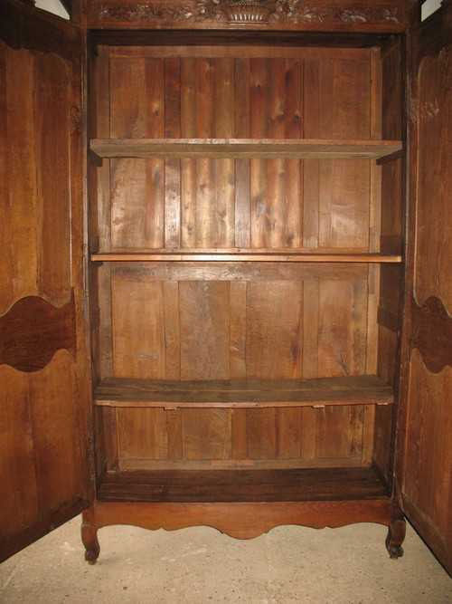 Geschnitzter Hochzeitsschrank aus Eiche 19. Jahrhundert Herkunft Normandie