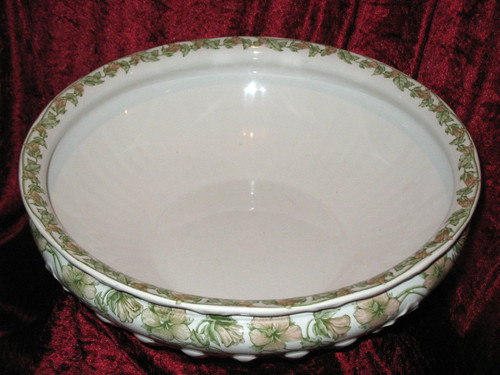 Service of toilet in earthenware of Sarreguemines period end 19th decorated with flowers of bindweed