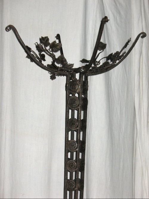 Art Deco period floor lamp in the taste of Edgar Brandt